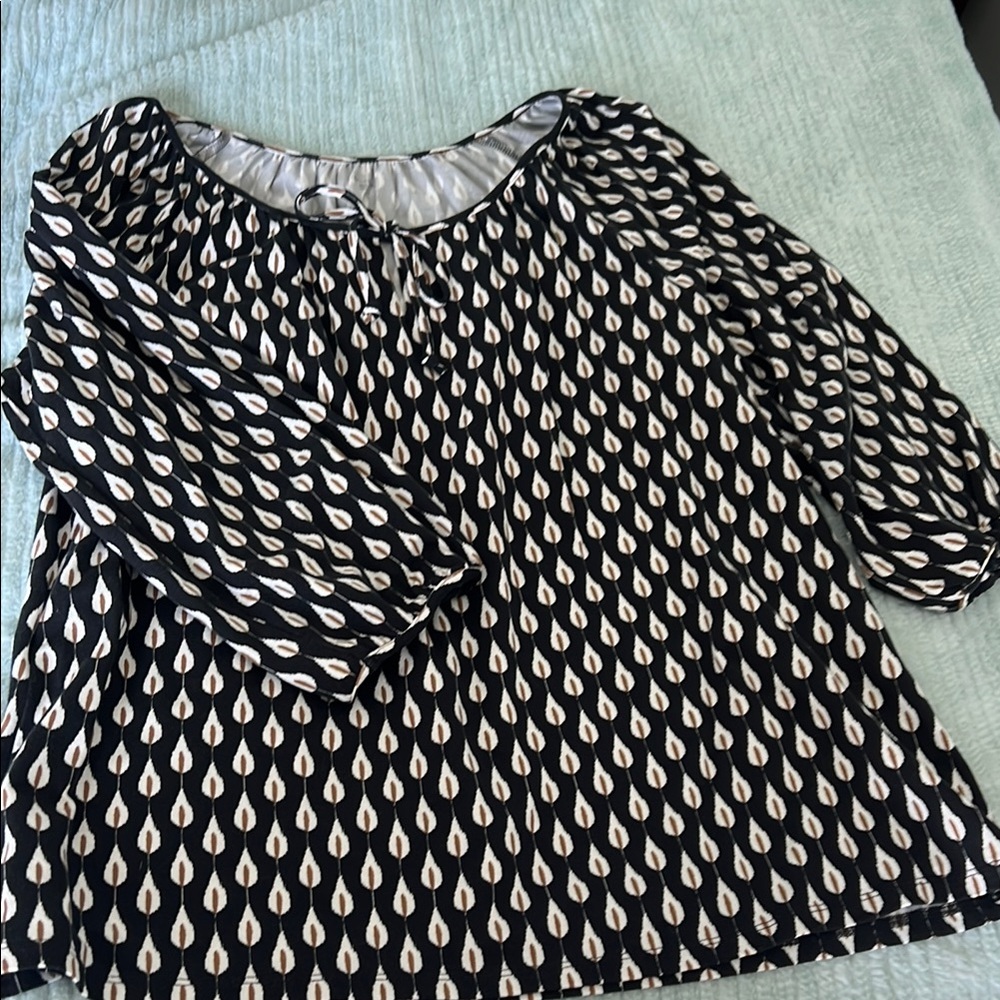 Garnet Hill Women's Black and White Patterned Top